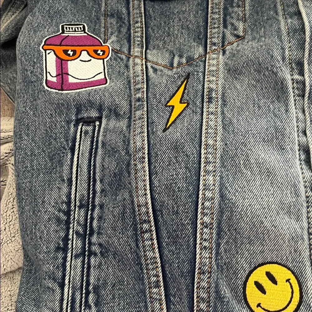 Levi's Limited Macys Exclusive All Over Embellished Trucker Jacket size S . RARE